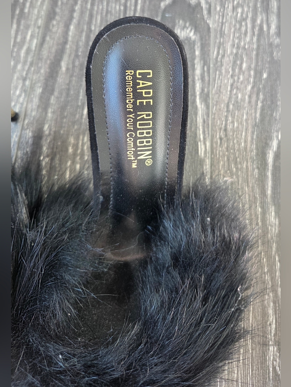 Cape Robbin Black Faux Fur Slide Mules - Picture 2 of 3